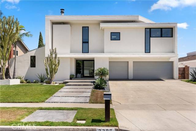 Newport Beach, CA 92660,2206 Windward LN