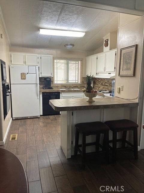 Lancaster, CA 93535,2330 East Avenue j8 9