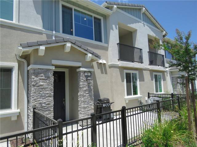 Fontana, CA 92336,16621 Wyndham LN 9