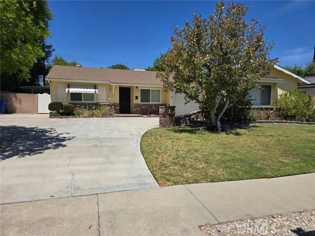 West Hills, CA 91307,22455 Bassett ST