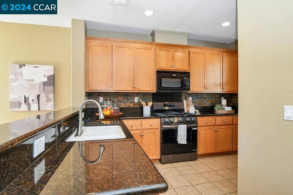 Martinez, CA 94553-4859,841 Little Valley RD