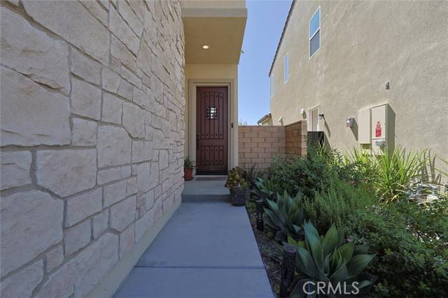 Canyon Country, CA 91351,19275 Merryweather DR