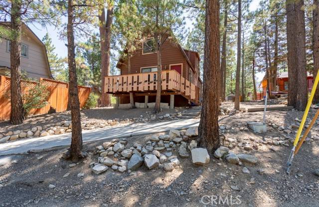 Big Bear City, CA 92314,320 Hilltop LN