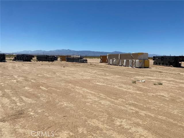 Adelanto, CA 92301,17630 Koala RD