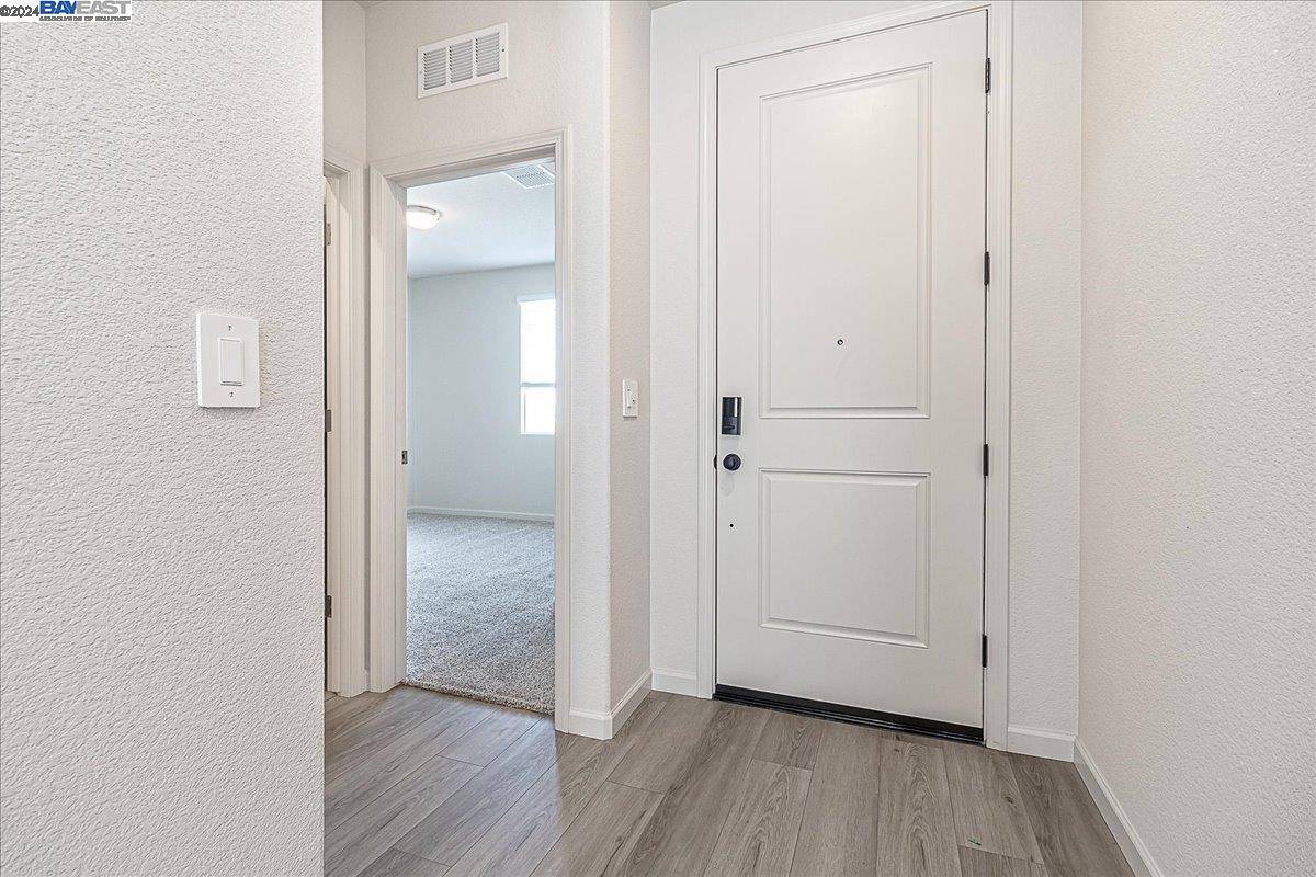 Manteca, CA 95337,2998 Girdwood St