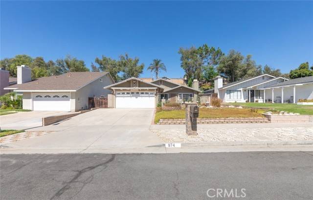 Corona, CA 92878,974 Blossom Hill DR