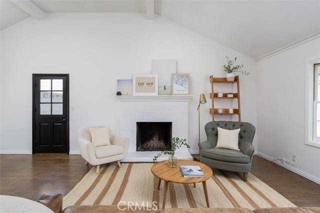 Newport Beach, CA 92660,339 Peach Tree LN