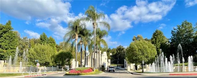 Tarzana, CA 91356,18500 Saint Moritz DR