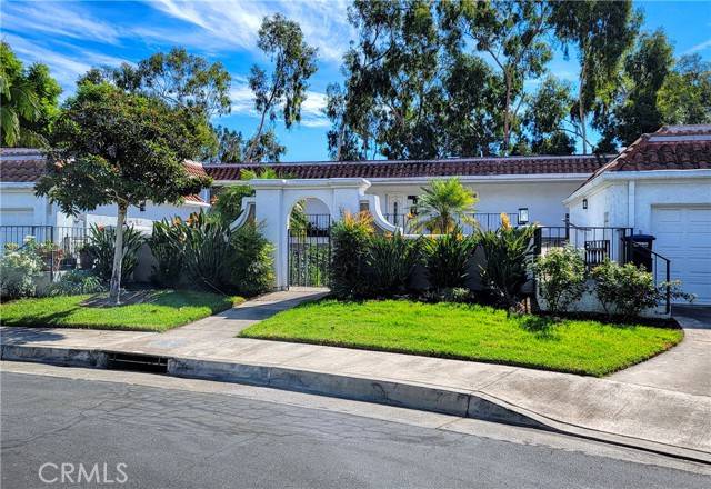 Laguna Woods, CA 92637,5523 Via La Mesa C