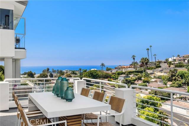 Laguna Beach, CA 92651,547 Temple Hills DR