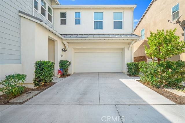 Corona, CA 92883,4245 Powell WAY 106