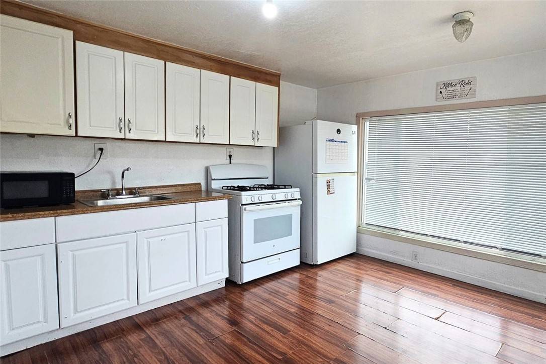 Santa Ana, CA 92703,2767 W. 1st Street 35
