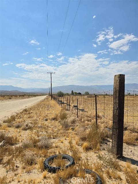 Lucerne Valley, CA 92356,10252 Santa Fe RD