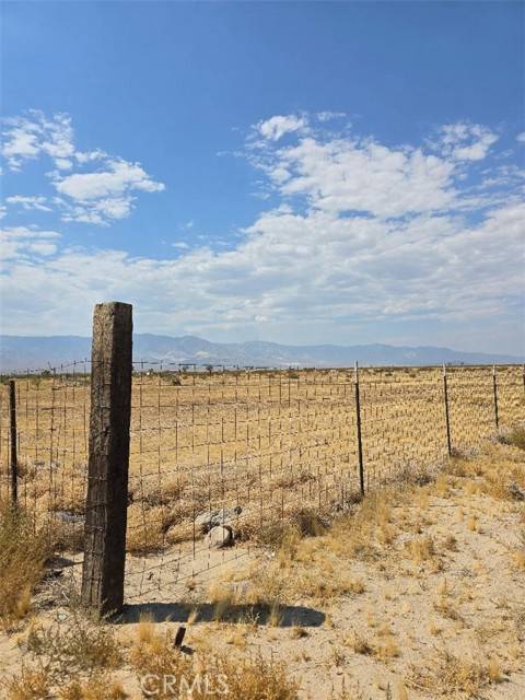 Lucerne Valley, CA 92356,10252 Santa Fe RD