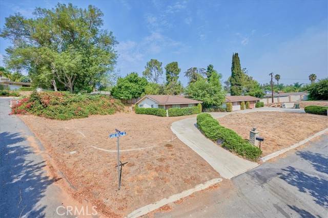 Fullerton, CA 92835,3209 Lakeknoll DR