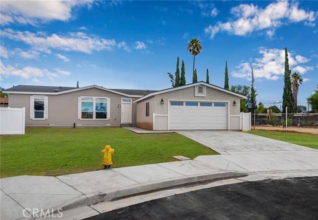 Perris, CA 92570,728 Larissa