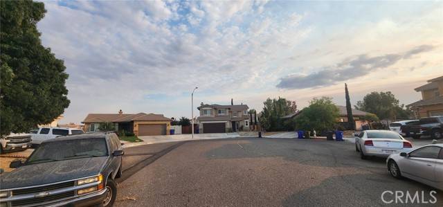 Adelanto, CA 92301,14527 Yarrow CT