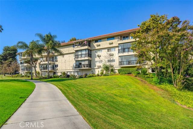 Laguna Woods, CA 92637,2388 Via Mariposa W 2A