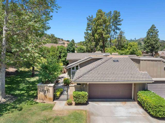 Fallbrook, CA 92028,2704 Almendra CT