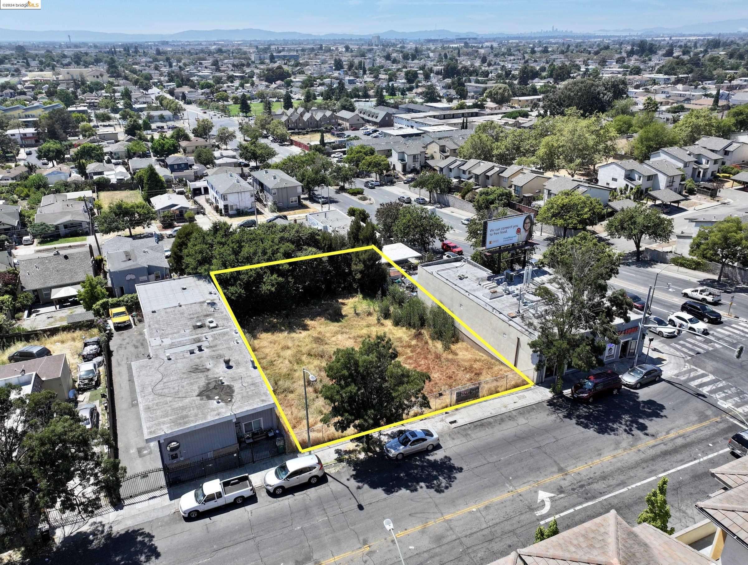 Oakland, CA 94605,9809 Macarthur Blvd