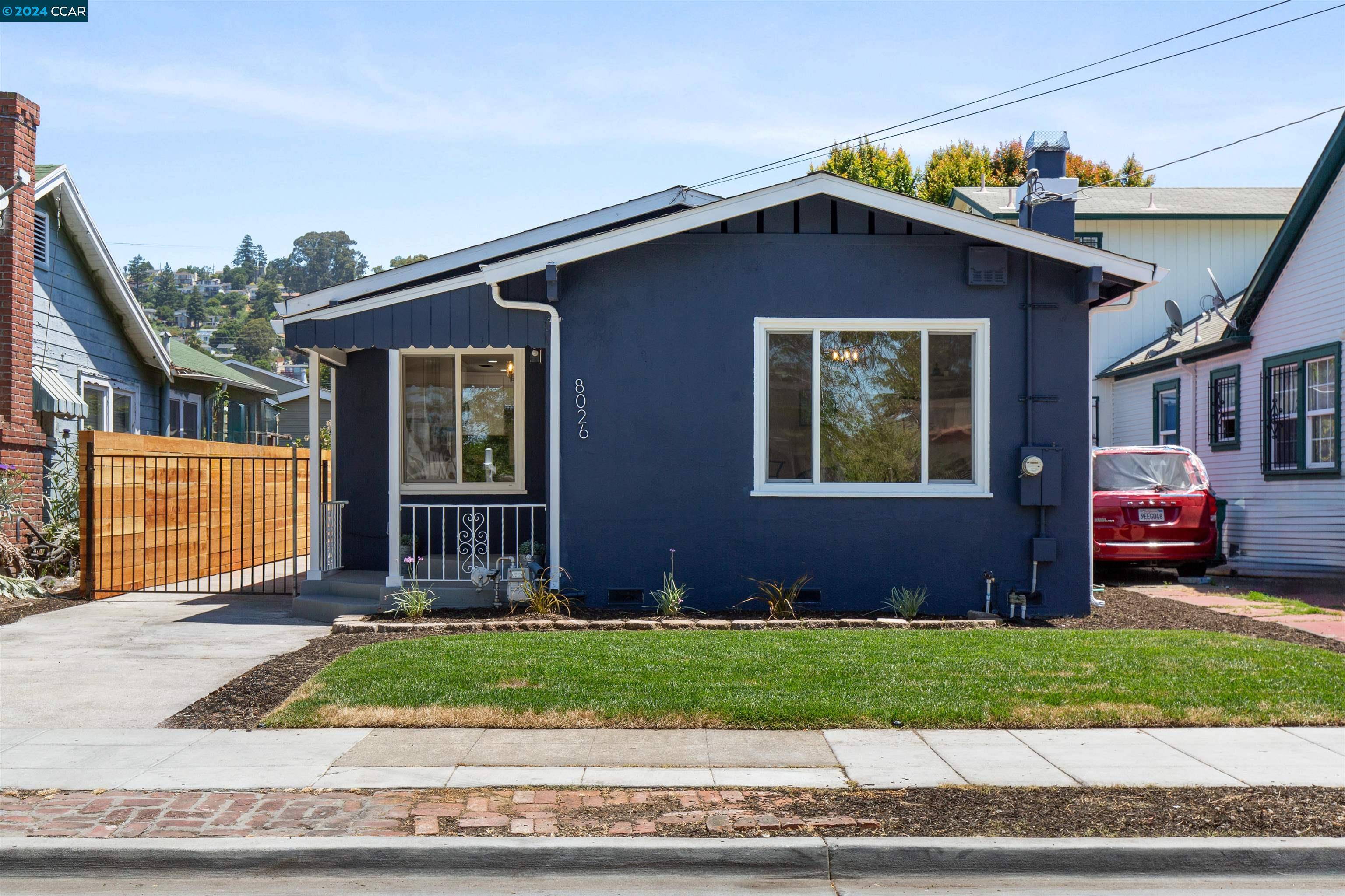 Oakland, CA 94605,8026 Hillside St