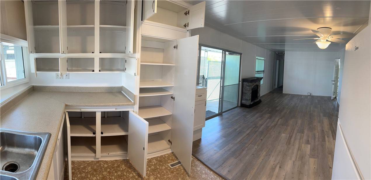 Chatsworth, CA 91311,21001 Plummer St 31