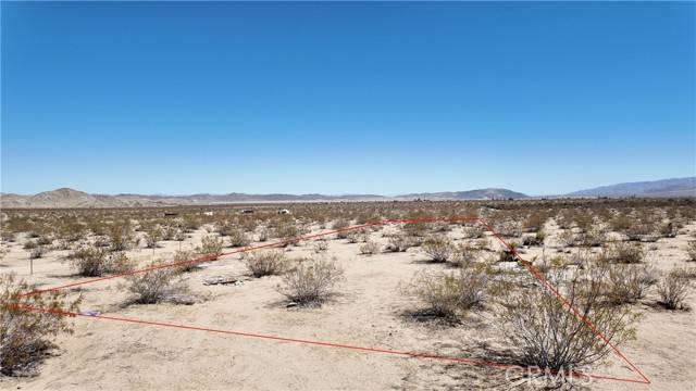 Joshua Tree, CA 92252,4112 Heavenly AVE