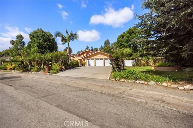 La Habra Heights, CA 90631,1821 Via Luna DR