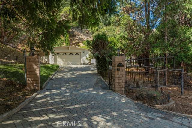 Studio City, CA 91604,3529 Coldwater Canyon AVE