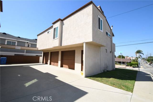 Redondo Beach, CA 90278,2222 Harriman LN 1