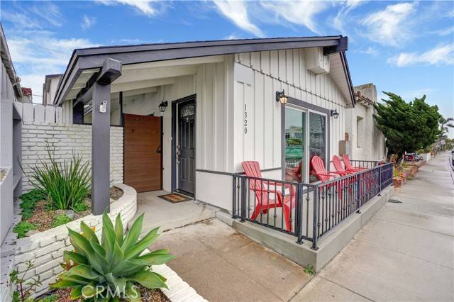 Newport Beach, CA 92661,1320 W Balboa BLD