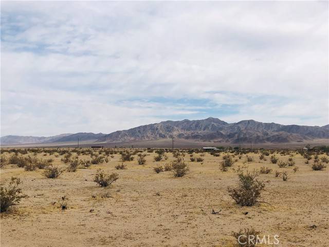 Twentynine Palms, CA 92277,5 Diamond Bar RD