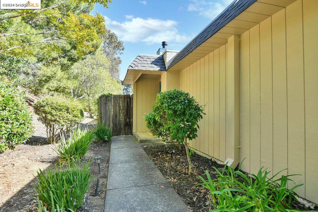 Benicia, CA 94510,1577 London Cir