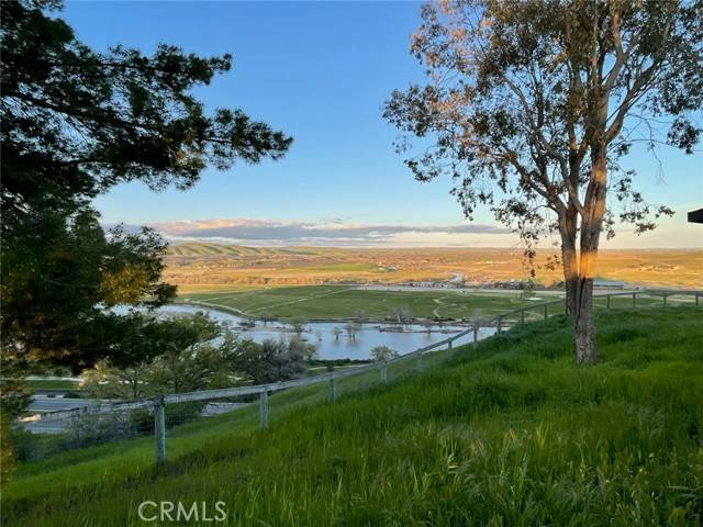 Paso Robles, CA 93446,8560 Warren RD