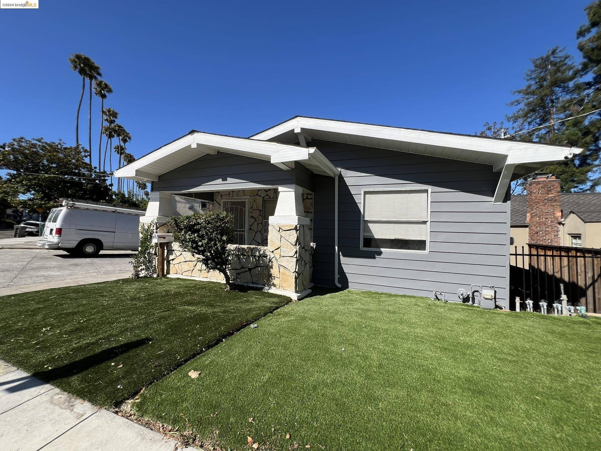 Oakland, CA 94610,891 E 28Th St