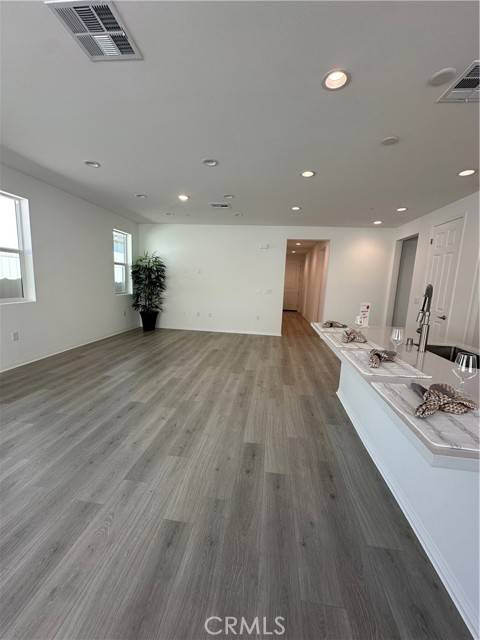 Corona, CA 92883,24115 Hillcrest DR