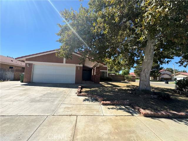 Lancaster, CA 93535,1820 Nessa DR