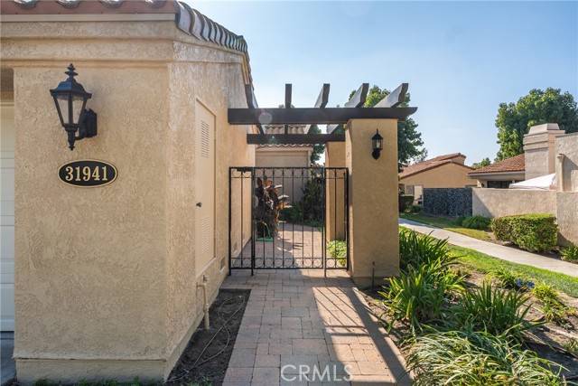 San Juan Capistrano, CA 92675,31941 Via Flores 41