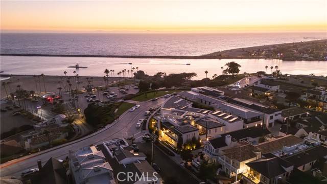 Corona Del Mar, CA 92625,2928 Ocean BLD