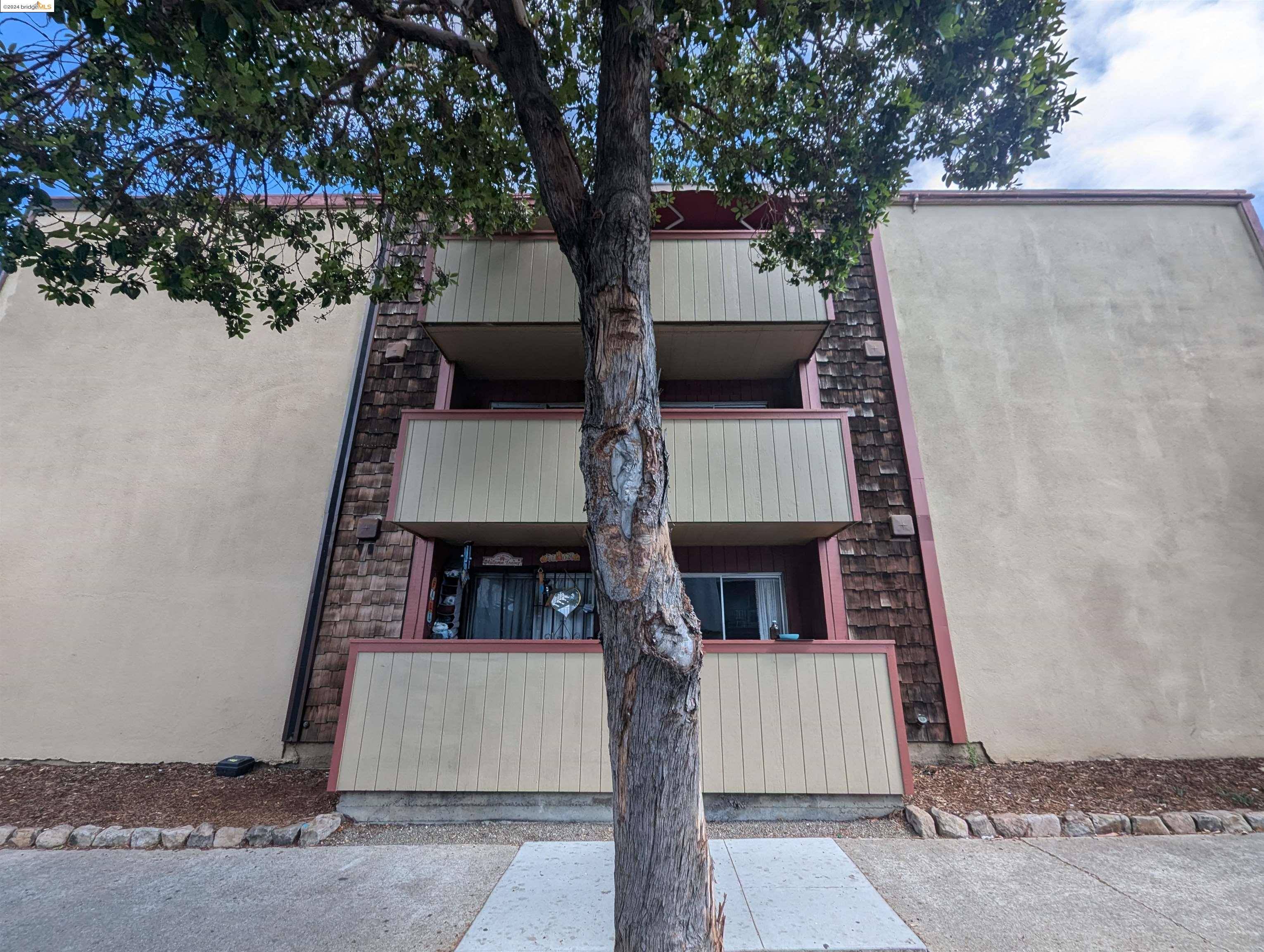 Oakland, CA 94606,1805 8th AVE
