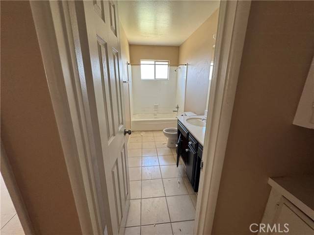 Rialto, CA 92376,220 Lomita DR