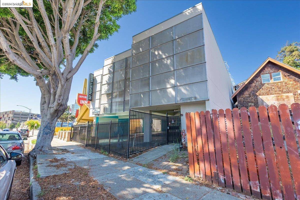 Oakland, CA 94609