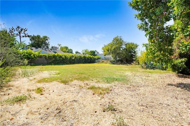 Valley Village, CA 91607,5763 Laurel Canyon BLD