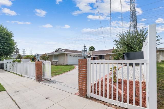 Northridge, CA 91324,9159 Geyser AVE