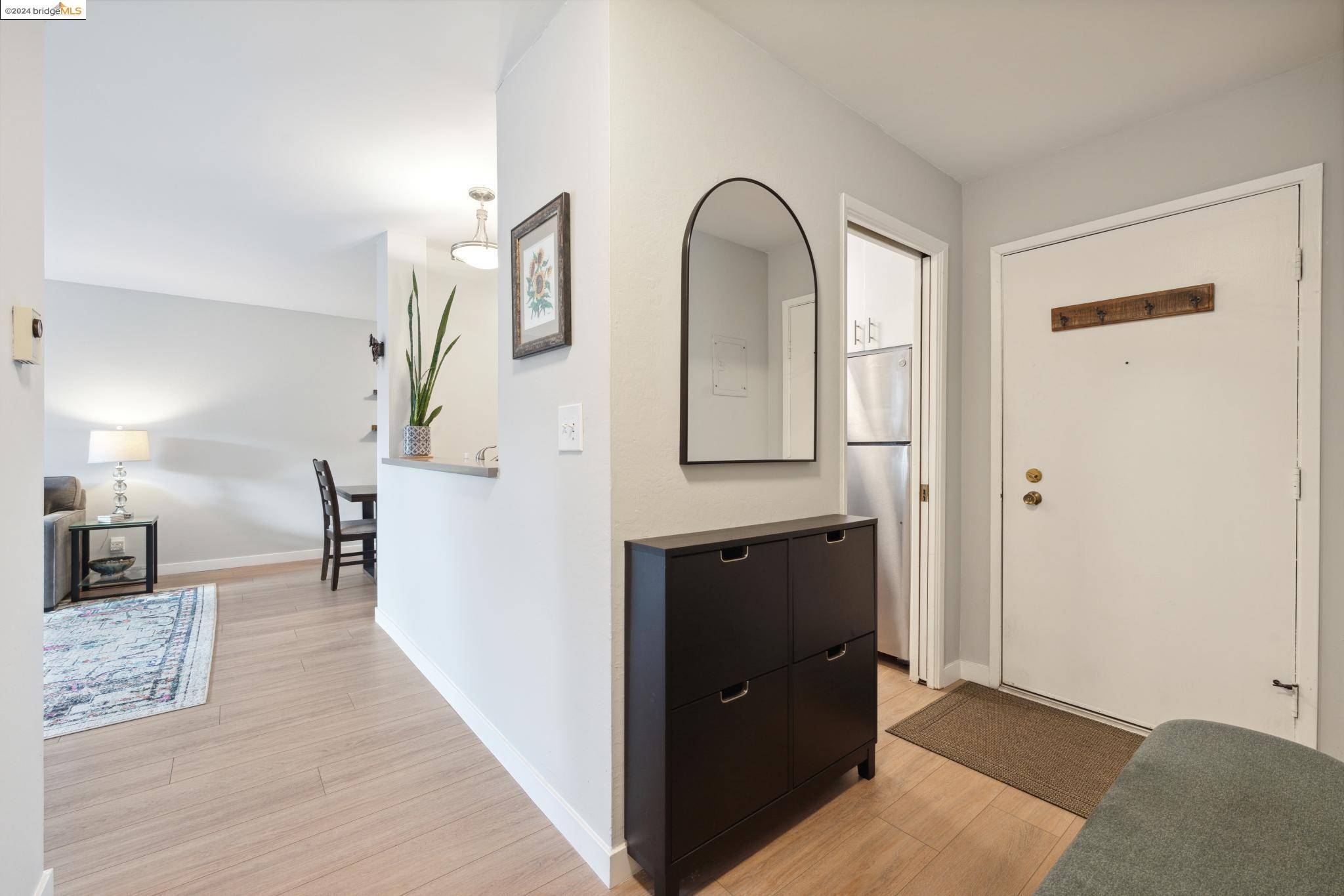 Alameda, CA 94501,1327 Webster St B109