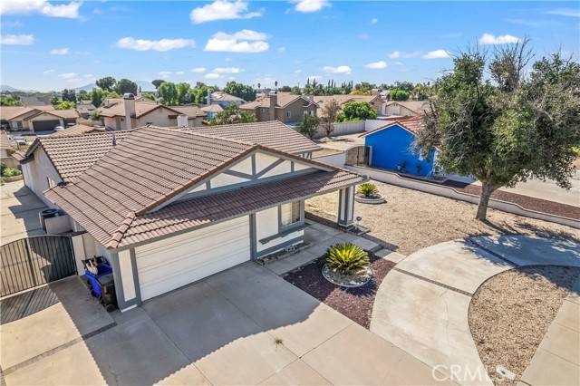 Rialto, CA 92377,996 W La Gloria DR