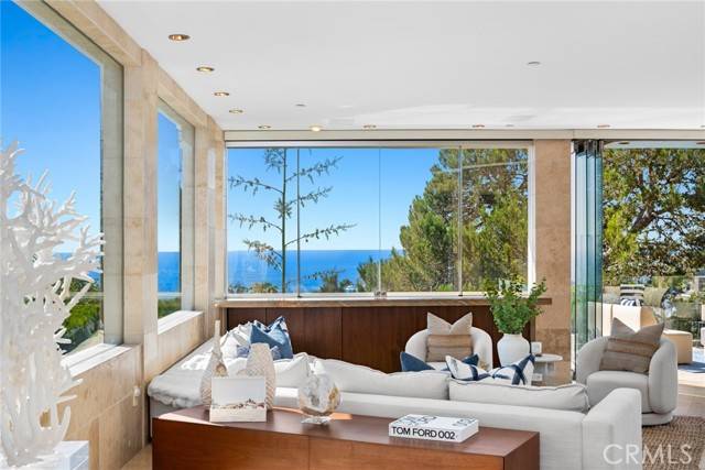 Laguna Beach, CA 92651,382 Ledroit ST