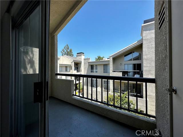 Woodland Hills, CA 91367,5500 Owensmouth AVE 314