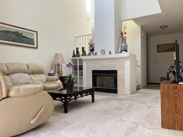 Foster City, CA 94404,28 Binnacle LN