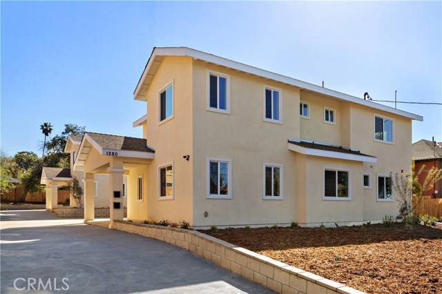 Pasadena, CA 91103,1282 N Summit AVE